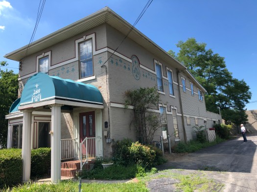 68F89C1B-43AA-4AB9-A02D-35FFC088DFA6